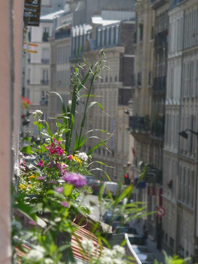 Les Toits De Paris Acomodação com café da manhã Exterior foto